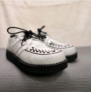 T.U.K. Womens White & Black Creepers Platform Lace Up Goth Punk Size 9